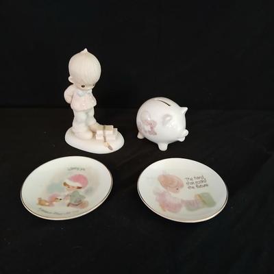 Enesco Precious Moments - Johnathan David " It's what's inside that counts" - Piggy bank - and two small plates