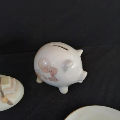 Enesco Precious Moments - Johnathan David " It's what's inside that counts" - Piggy bank - and two small plates