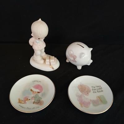 Enesco Precious Moments - Johnathan David " It's what's inside that counts" - Piggy bank - and two small plates