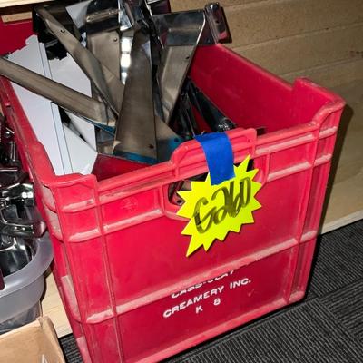 G260-Cass Clay Crate with Brackets