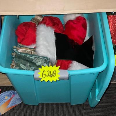G268-Holiday Lot
