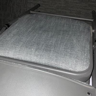 G282-2padded folding chairs