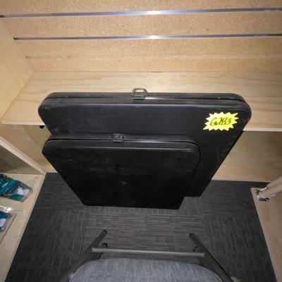 G283-2 black plastic pop-up tables