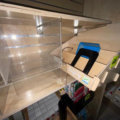 G284-Display plus extras