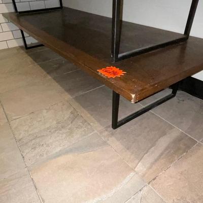 G296-Short table/display