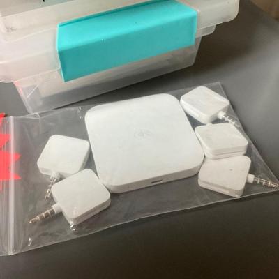 G303-square readers, charging cord and organizers
