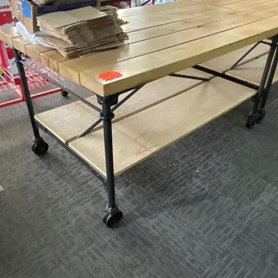 G314-Large Table on wheels