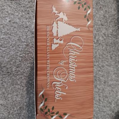 SANTA WREATH, TREE ORNAMENTS AND A CENTERPIECE