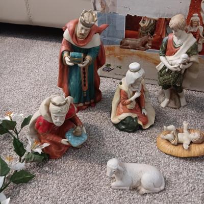 MIRACLE OF BETHLEHEM NINE PIECE NATIVITY SET