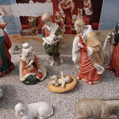 MIRACLE OF BETHLEHEM NINE PIECE NATIVITY SET