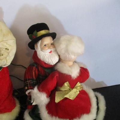 Animated Santa's & Mrs Claus