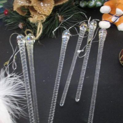 Christmas Tabletop Decorations Ornaments Wreaths Trees #3