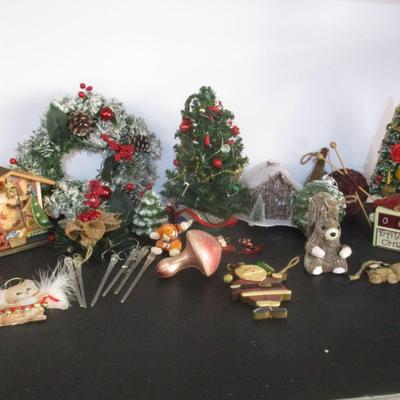 Christmas Tabletop Decorations Ornaments Wreaths Trees #3