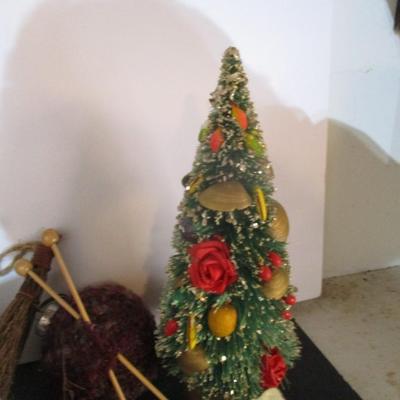 Christmas Tabletop Decorations Ornaments Wreaths Trees #3