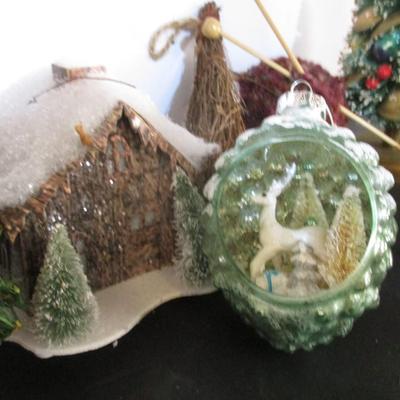 Christmas Tabletop Decorations Ornaments Wreaths Trees #3