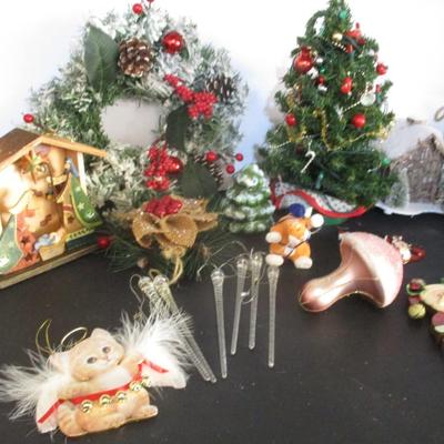 Christmas Tabletop Decorations Ornaments Wreaths Trees #3