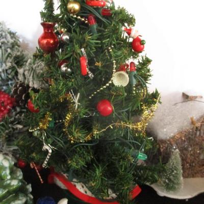 Christmas Tabletop Decorations Ornaments Wreaths Trees #3