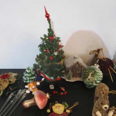 Christmas Tabletop Decorations Ornaments Wreaths Trees #3