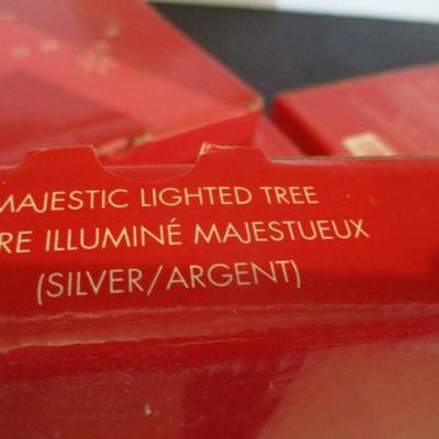 5 Majestic Lighted Trees
