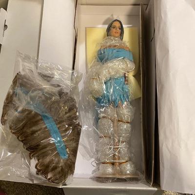 NIB ASHTON DRAKE GALLERIES “CRYSTAL‘S OF HONOR FOR THE CHIEF” NATIVE AMERICAN DOLL