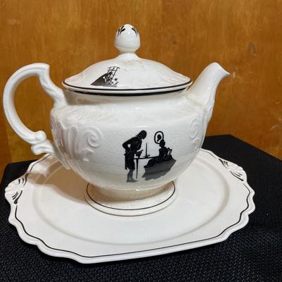 The Harper Pottery teapot and platter
