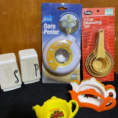 Kitchen accessories lot