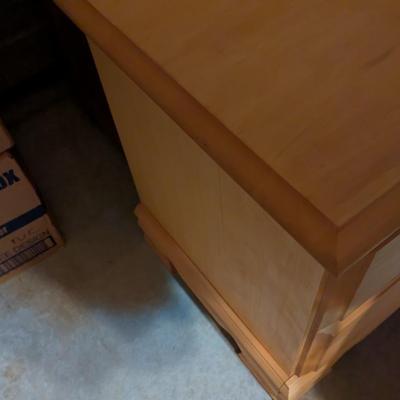 44" x 17" x 22 1/2" Wooden Toy Box/Chest