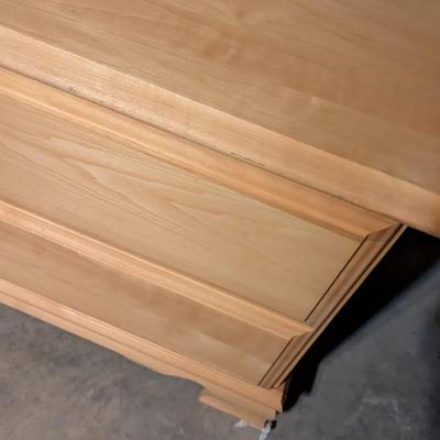 44" x 17" x 22 1/2" Wooden Toy Box/Chest