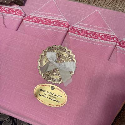 Table runners, tablecloths, scarves, chair covers