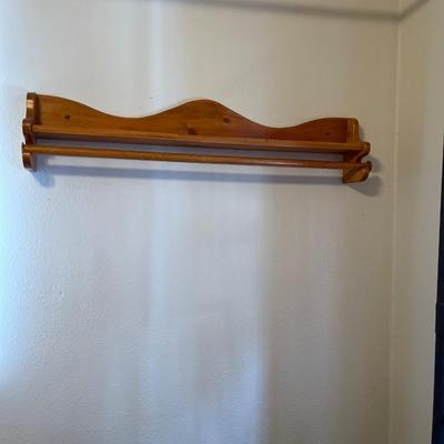 Wood shelf/blanket holder