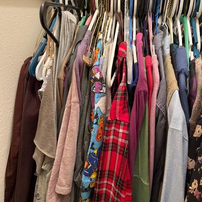 2XL and 3XL HUGE LOT of clothes!!