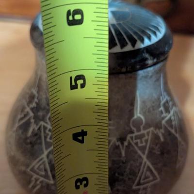 Acoma Pueblo Etched Horse Hair Pot With Lid Signed By Gary Yellow Corn 2004