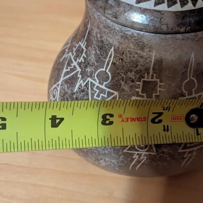 Acoma Pueblo Etched Horse Hair Pot With Lid Signed By Gary Yellow Corn 2004