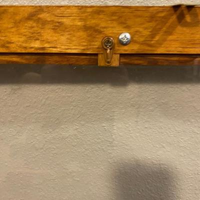 NICE TABLE TOP DISPLAY CASE WITH HASP FOR A LOCK