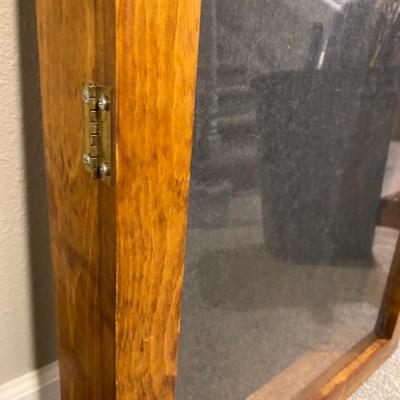 NICE TABLE TOP DISPLAY CASE WITH HASP FOR A LOCK