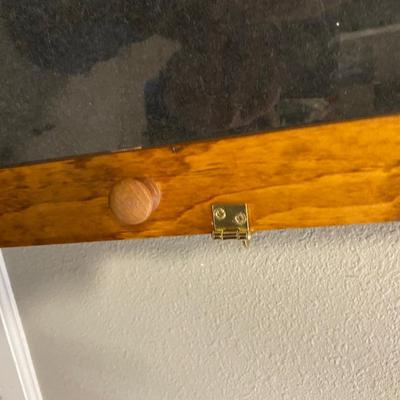 NICE TABLE TOP DISPLAY CASE WITH HASP FOR A LOCK