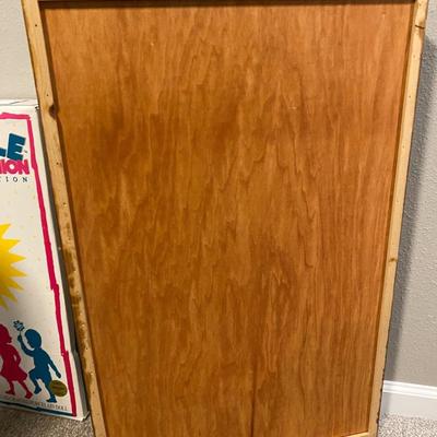 NICE TABLE TOP DISPLAY CASE WITH HASP FOR A LOCK
