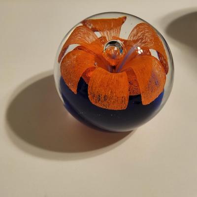 2 HANDCRAFTED GLASS PAPERWEIGHTS & SMART WI-FI LED STRIP