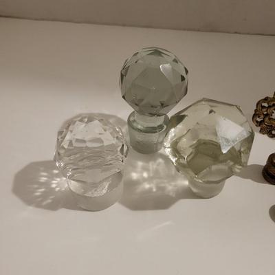 VINTAGE LAMP FINIALS AND CRYSTAL BOTTLE STOPPERS