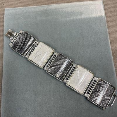 Vintage Chunky Thermoset Bracelet