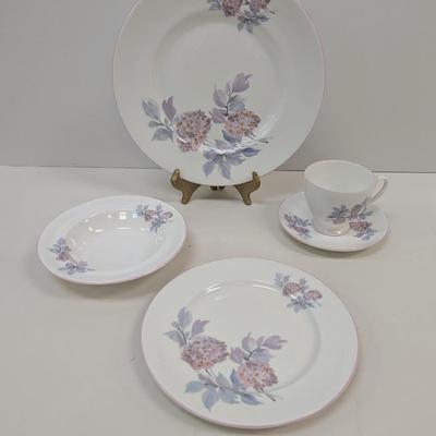 Royal Grafton Fine Bone China Summer Lilac Dinner Set