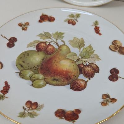 HMS Royal Hanover Bavaria Germany Fruit Plates