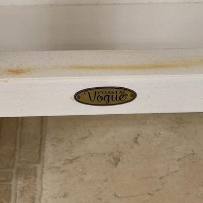 1257 Wooden Bath Bench with Towels, Scale, Robe