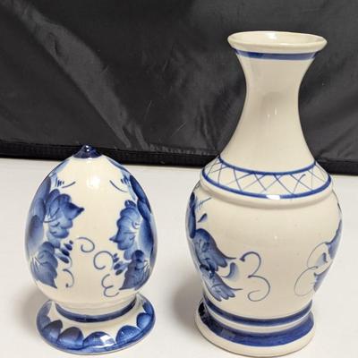 Blue & White Porcelain Vase & Egg (DR)