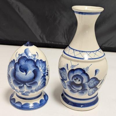 Blue & White Porcelain Vase & Egg (DR)