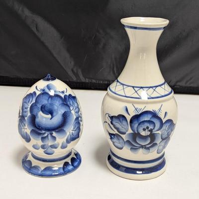 Blue & White Porcelain Vase & Egg (DR)