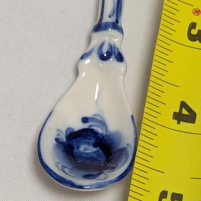 Porcelain Blue & White Spoons & Bowl (DR)