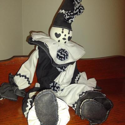 Musical Fabric Clown- Plays 'Send in the Clowns'