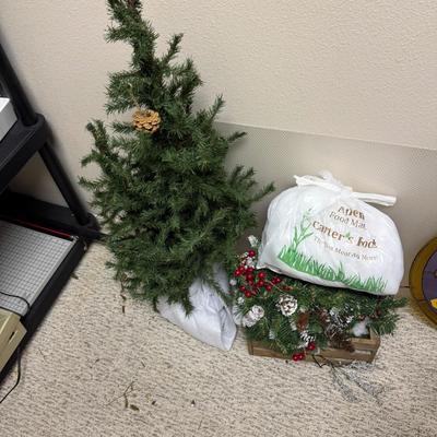 Group of Christmas decor