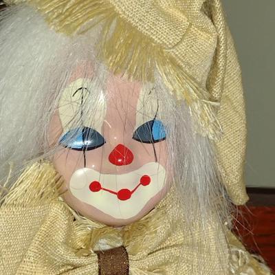 Hubao Clown Figurine